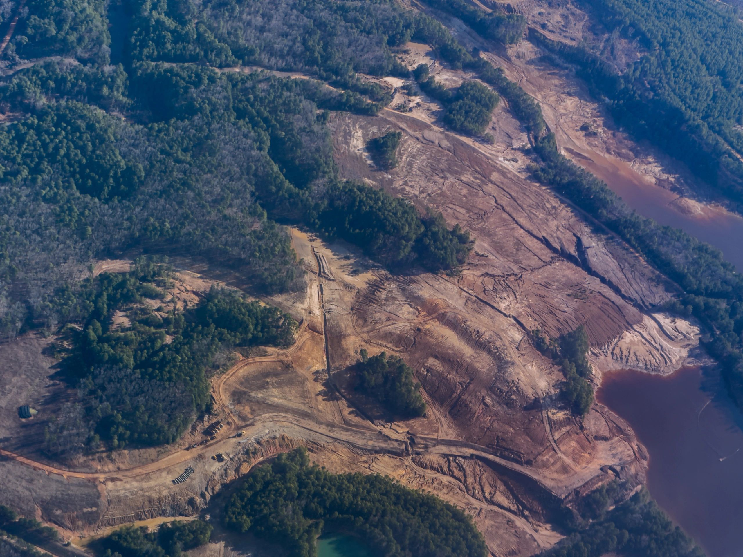 Mountain landscape representing Izard County bunker construction planning