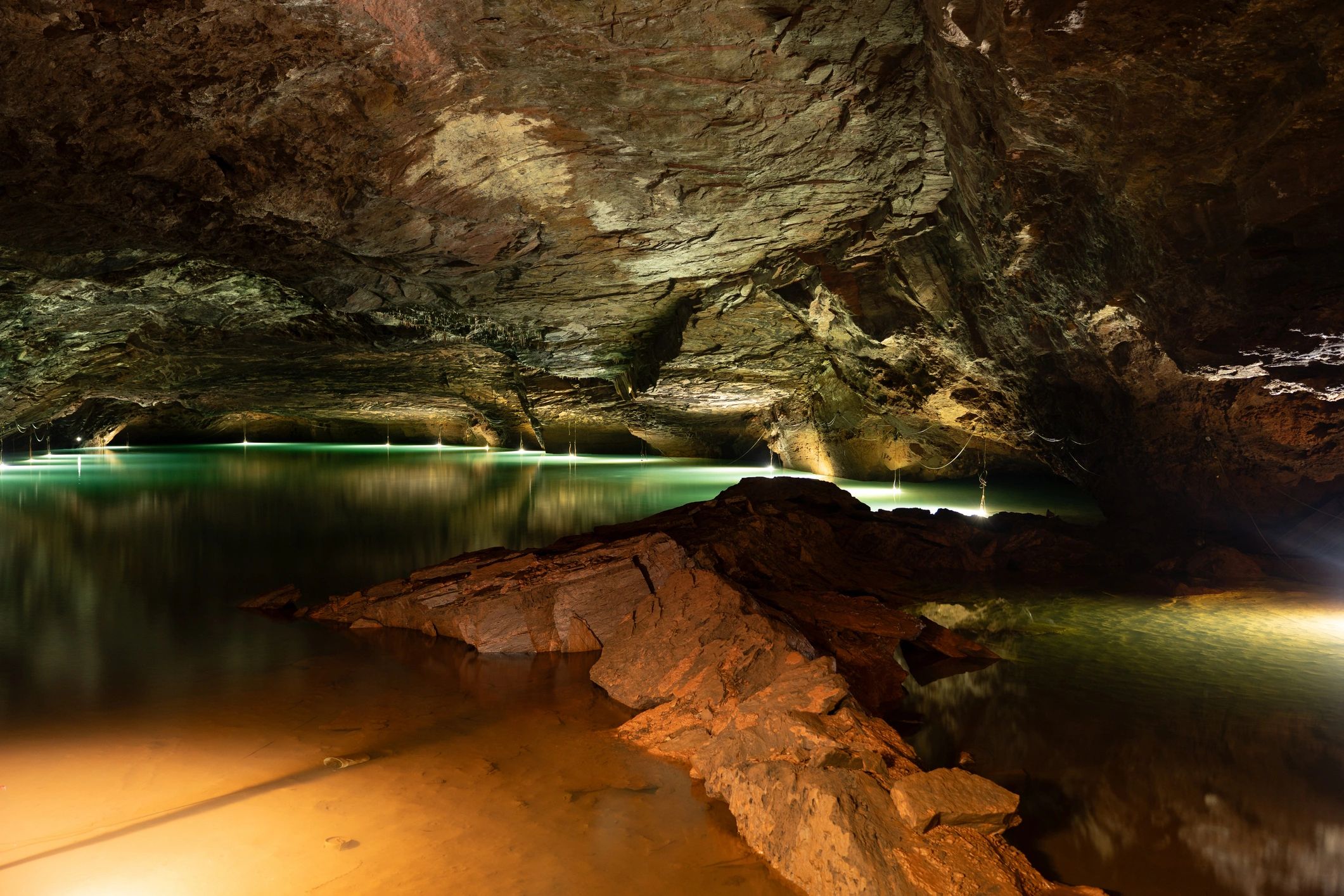 Underground space illustrating refined subterranean living potential