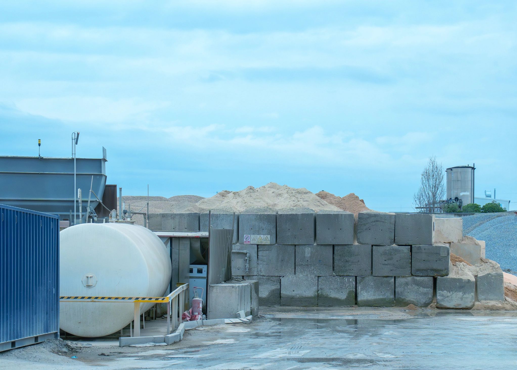 Industrial materials and aggregate site for construction context